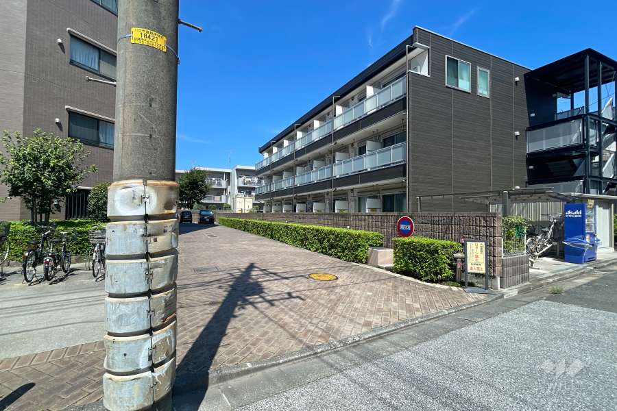 駐車場の出入り口