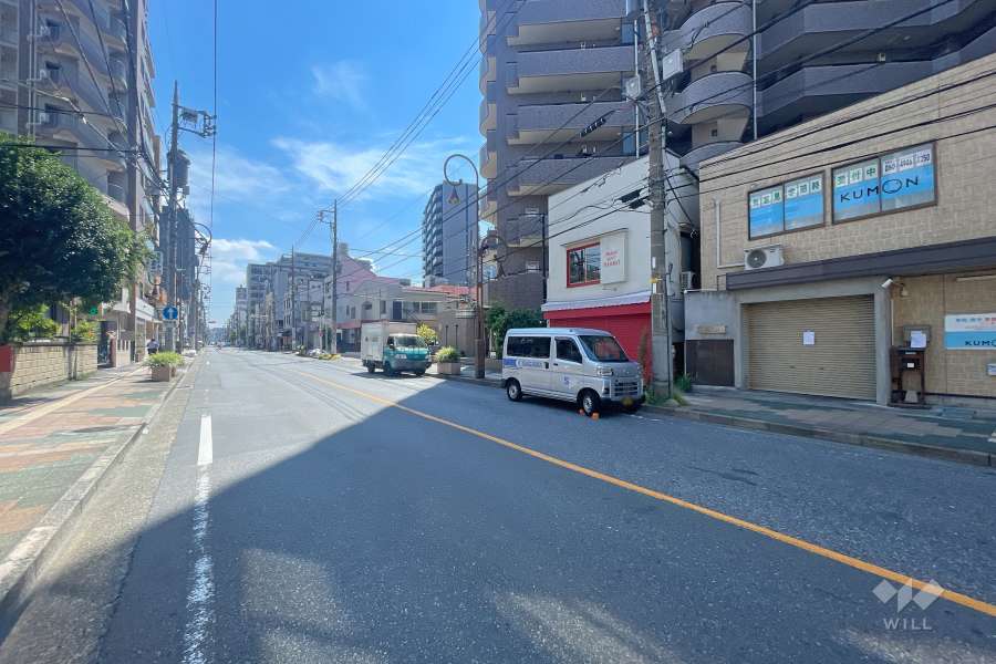 敷地北側の前面道路