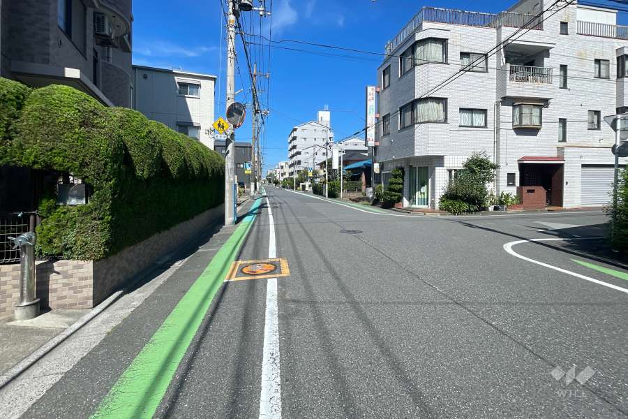 敷地北側の前面道路