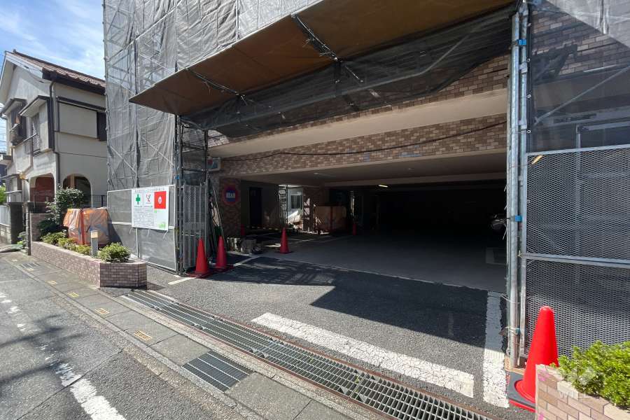 駐車場の出入り口