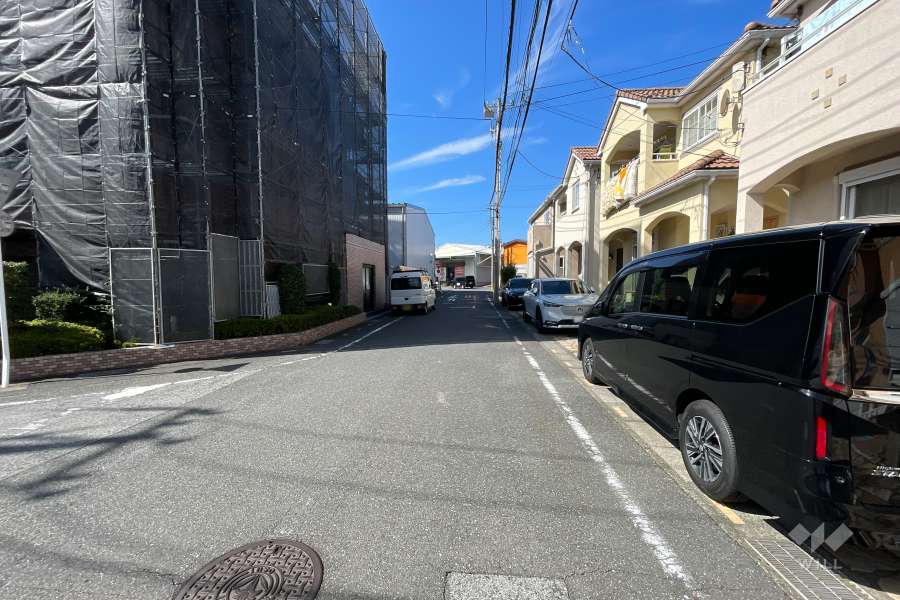 敷地北側の前面道路