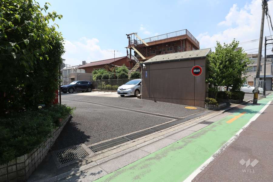 駐車場の出入り口