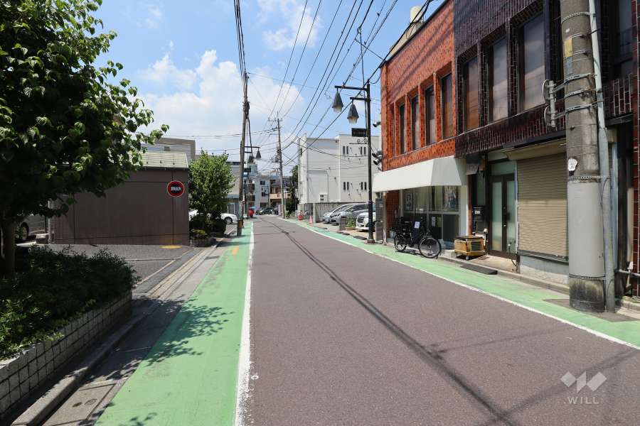 敷地北東側の前面道路