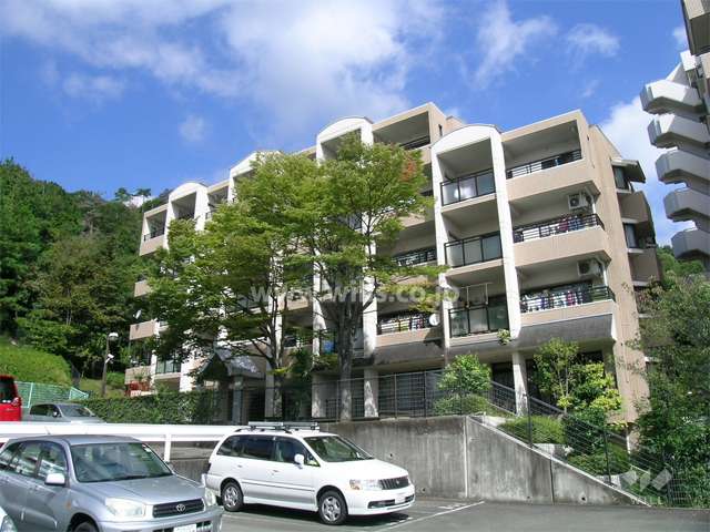 南側からみた外観