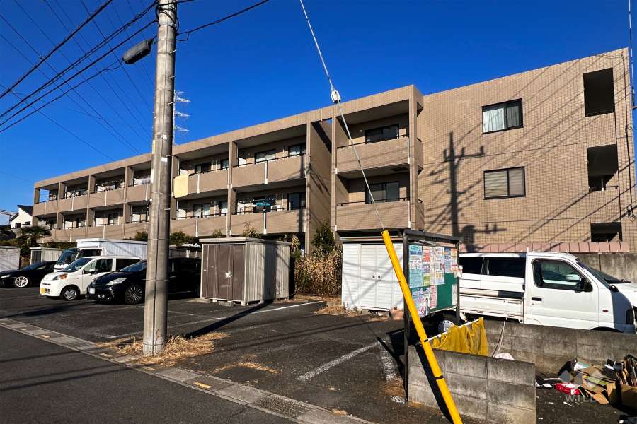 マリアージュ東川口の外観（南西側から）
