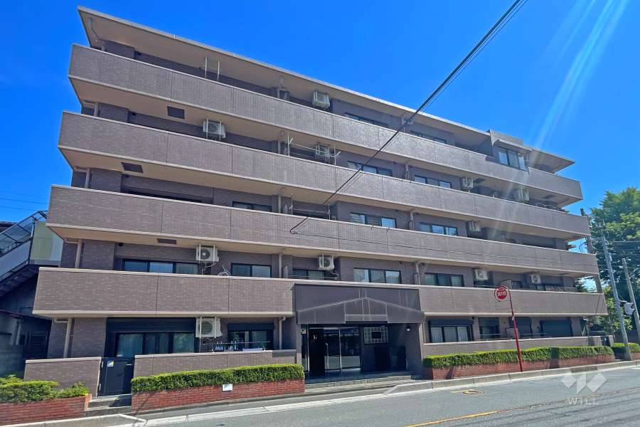 コスモ川口アーバンフォルム参番館の外観（南西側から）