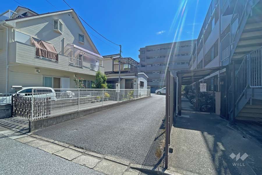 駐車場の出入り口