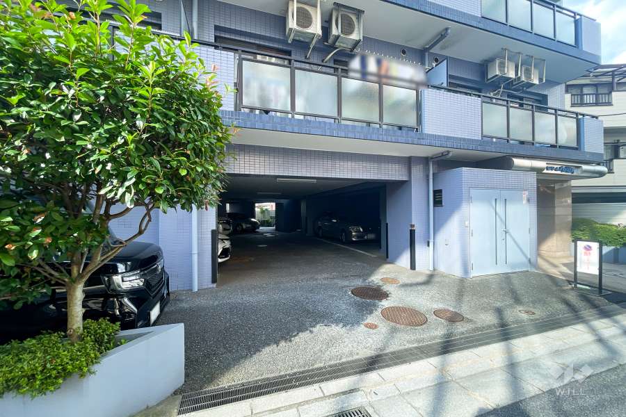 駐車場の出入り口