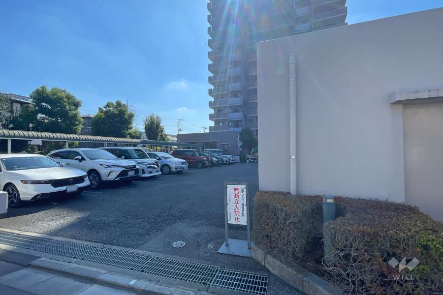 駐車場の出入り口