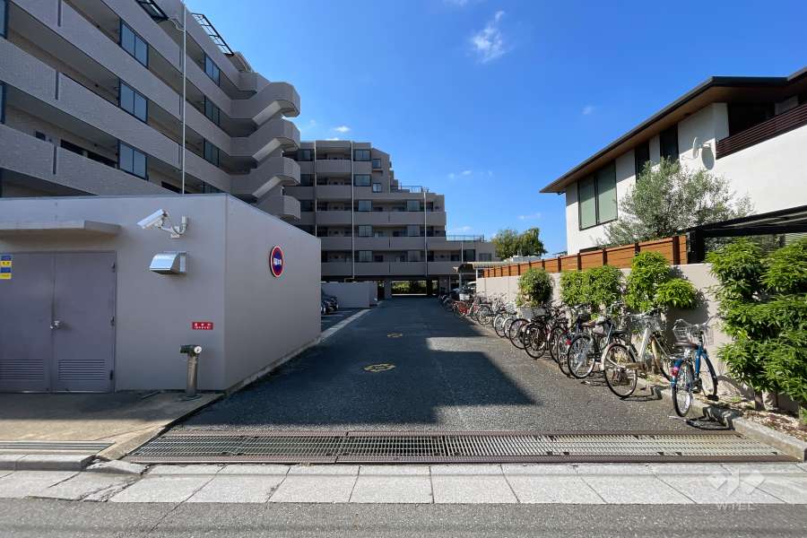 駐車場の出入り口