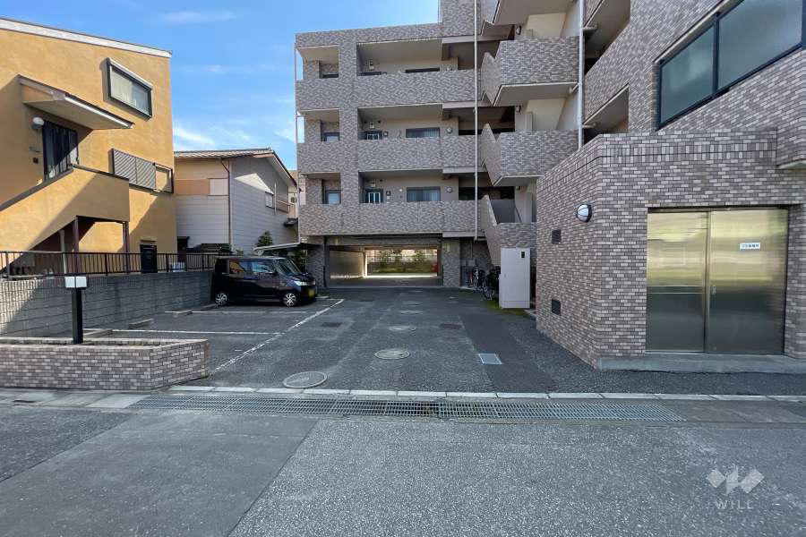 敷地内駐車場（屋外平面式）