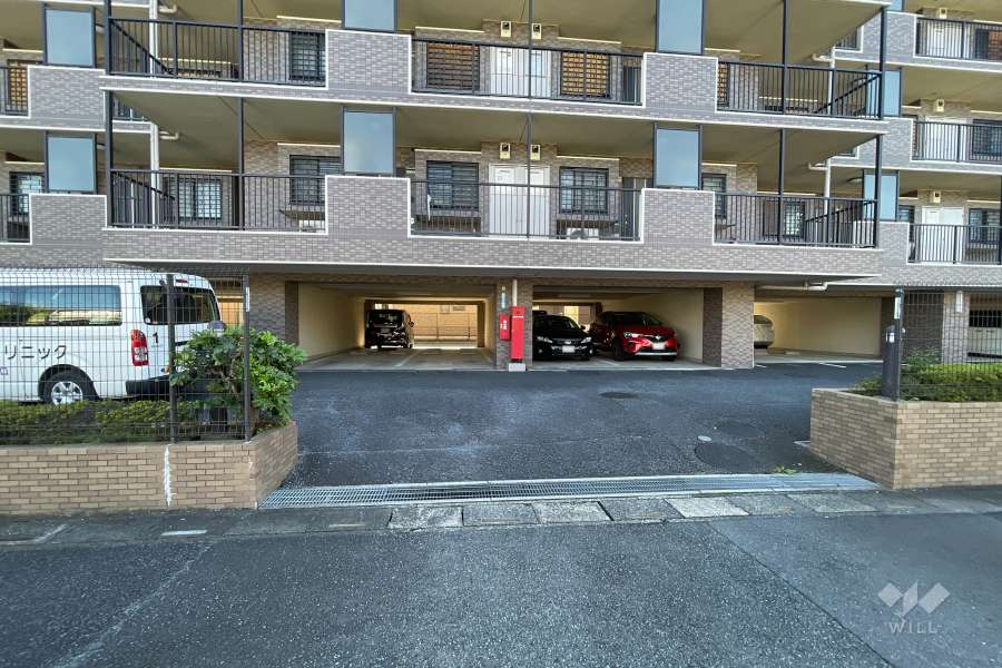 駐車場の北西側出入り口