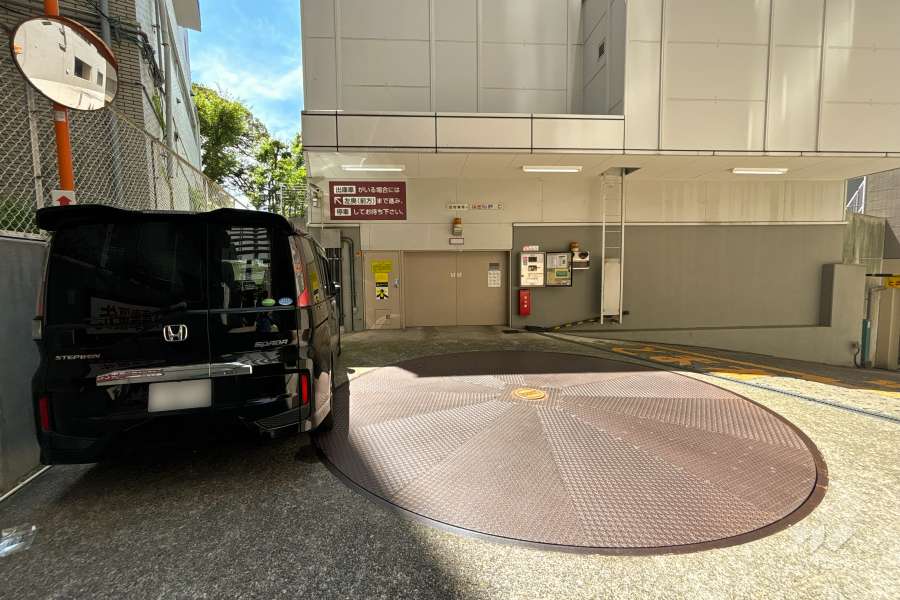敷地内駐車場（タワー式立体）
