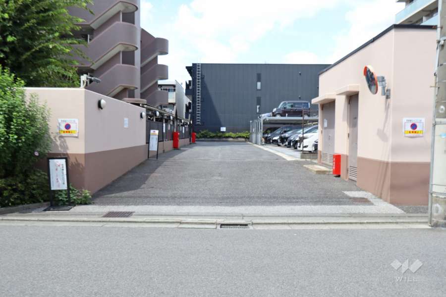 駐車場の出入り口