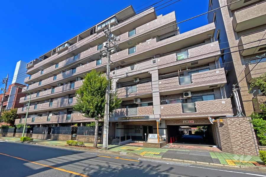 ライオンズヴィアーレ川口青木町公園の外観（南東側から）