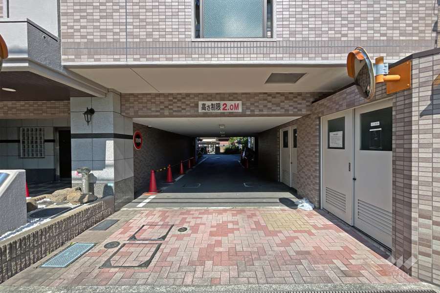 駐車場の出入り口