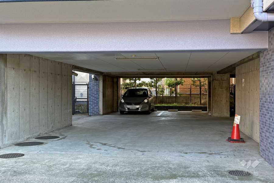 敷地内駐車場（屋内平面式）