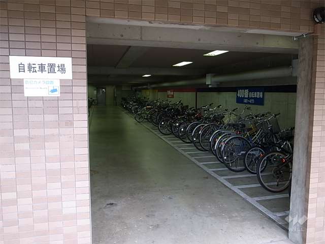 屋内にある駐輪場