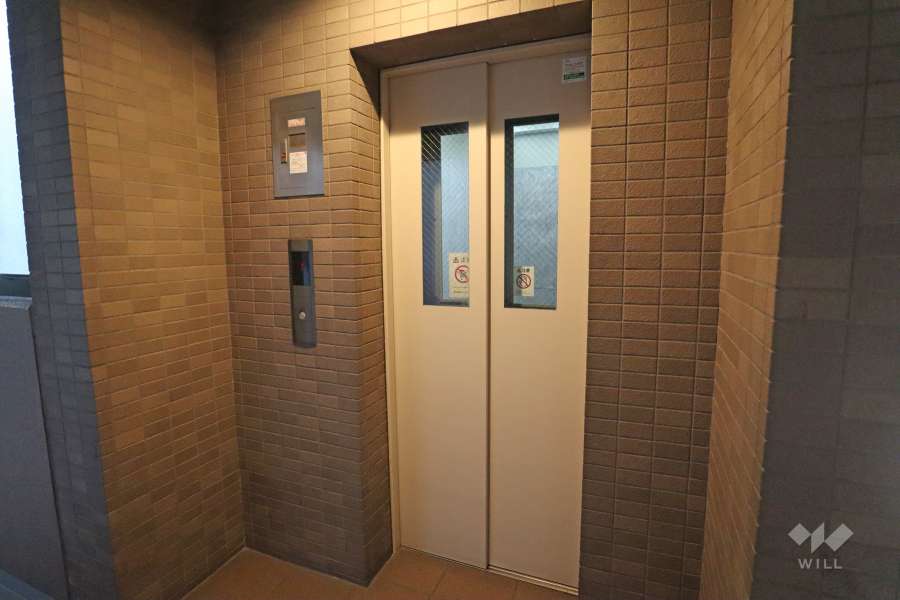 共用のエレベーター