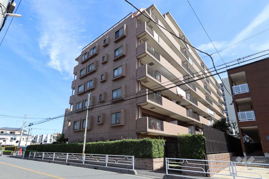 コスモ川口シティアベニューの外観（南西側から）