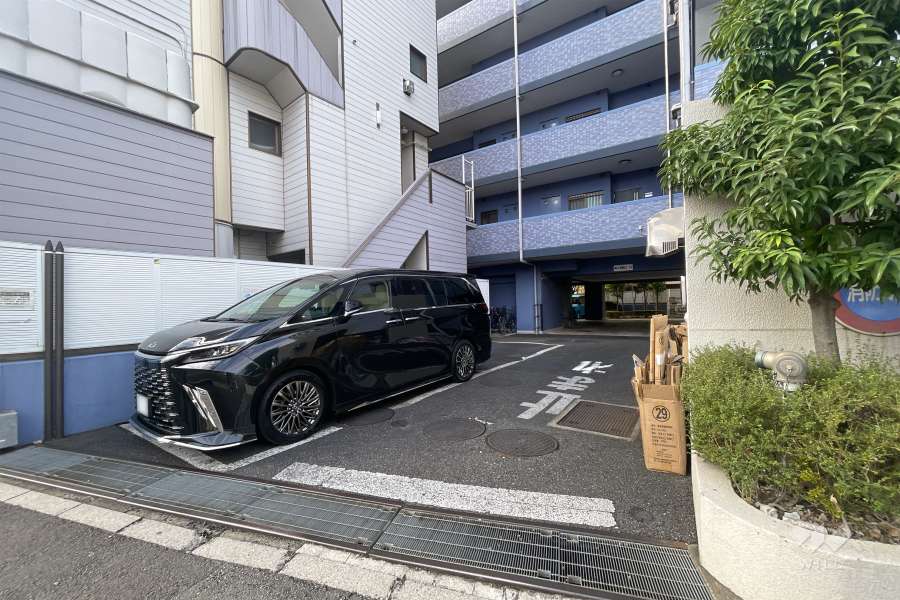 駐車場の出入り口・敷地内駐車場（屋外平面式）