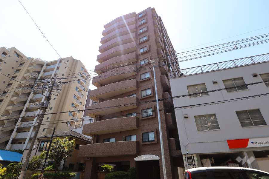 川口栄町ローヤルコーポの外観（北東側から）