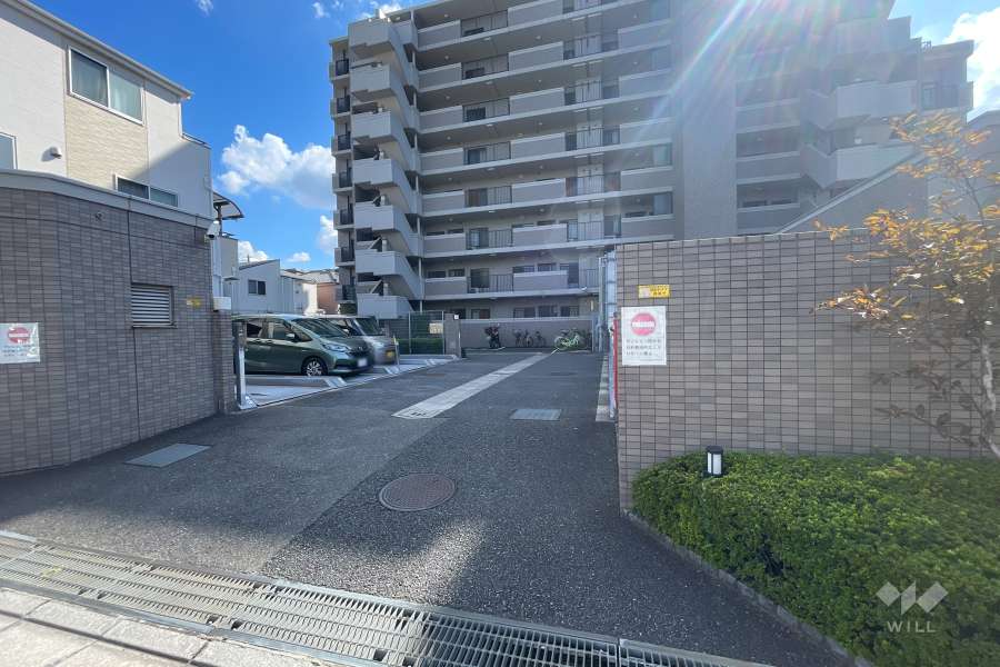 駐車場の出入り口