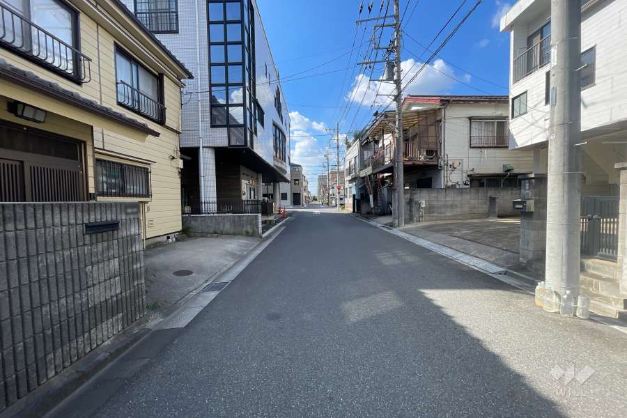 敷地北側の前面道路