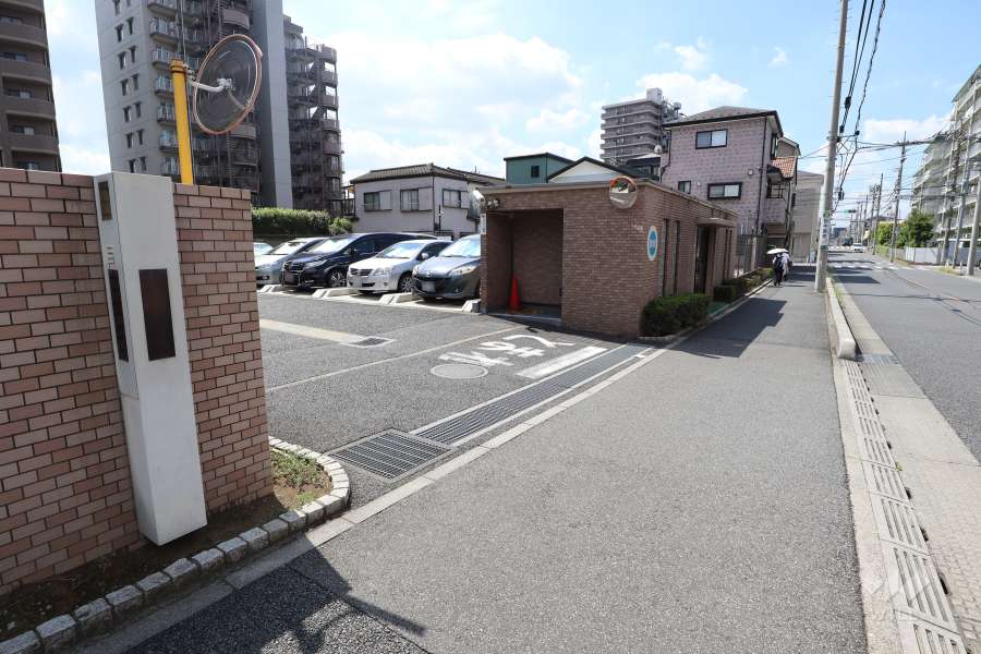 駐車場の出入り口