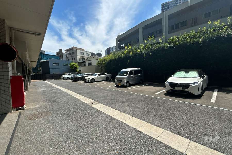 敷地内駐車場（屋外平面式）