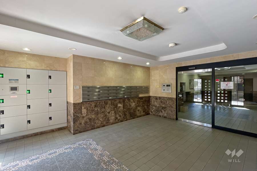 エントランスはオートロック付きです。