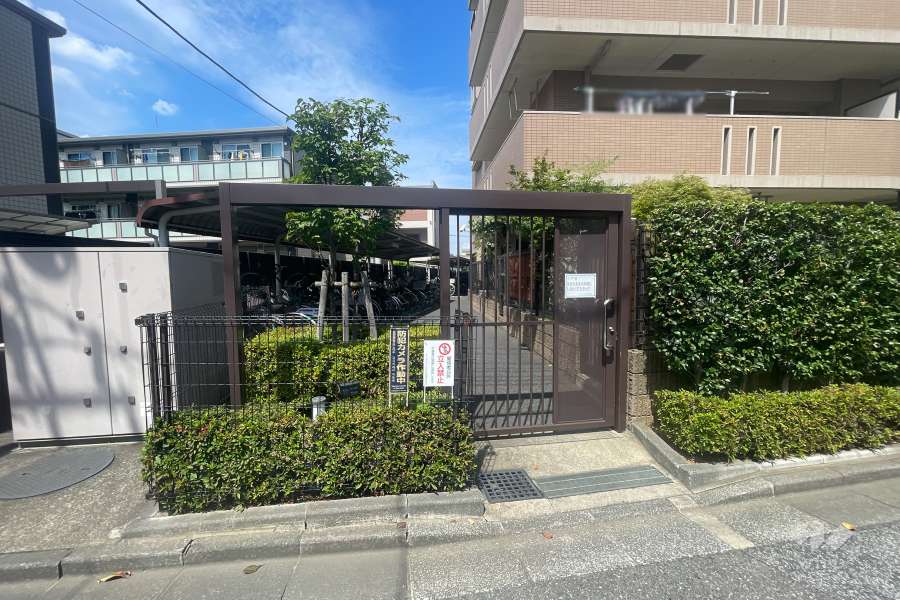 駐輪場の出入り口