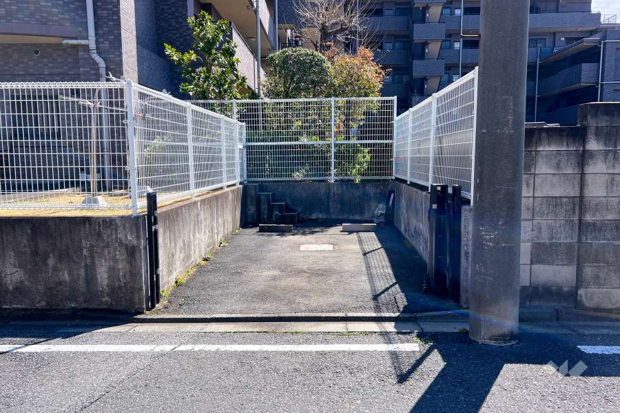敷地内駐車場（屋外平面式）