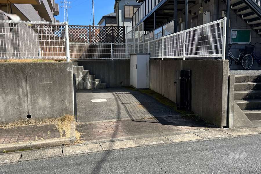 敷地内駐車場（屋外平面式）