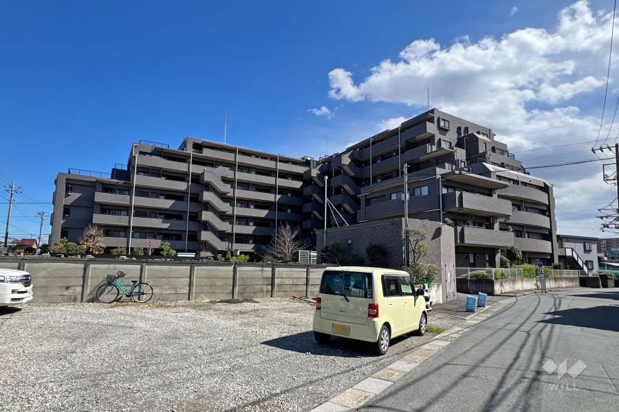 レーベンハイム鳩ヶ谷アリストコートの外観（北西側から）