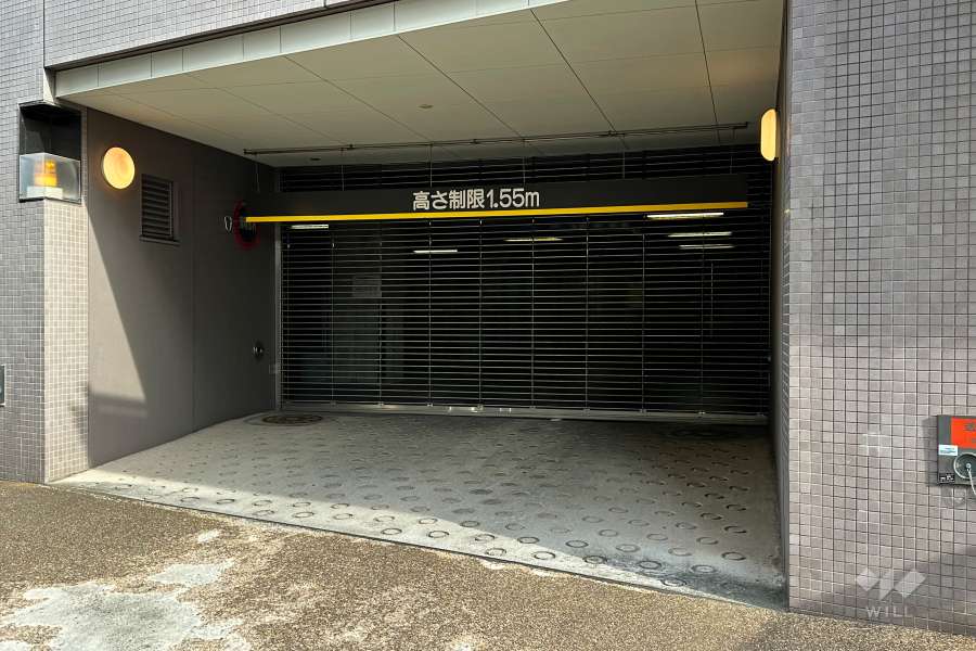 駐車場の出入り口（リングシャッター付き）