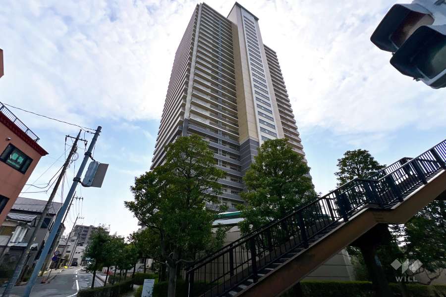 エルザタワー32の外観（北東側から）