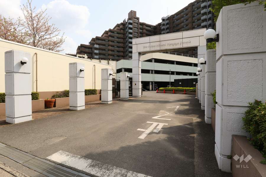 駐車場出入り口