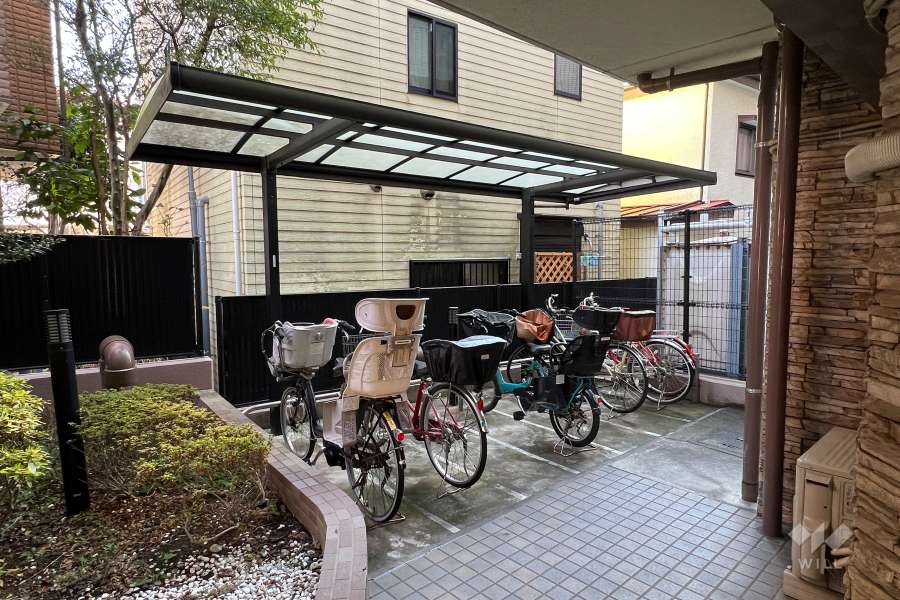 駐輪場（屋根あり）