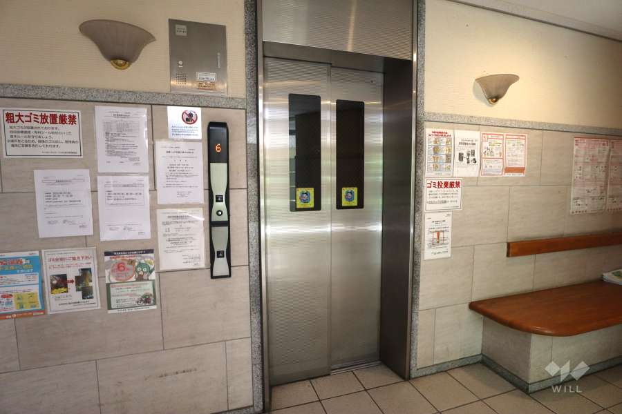 共用のエレベーター