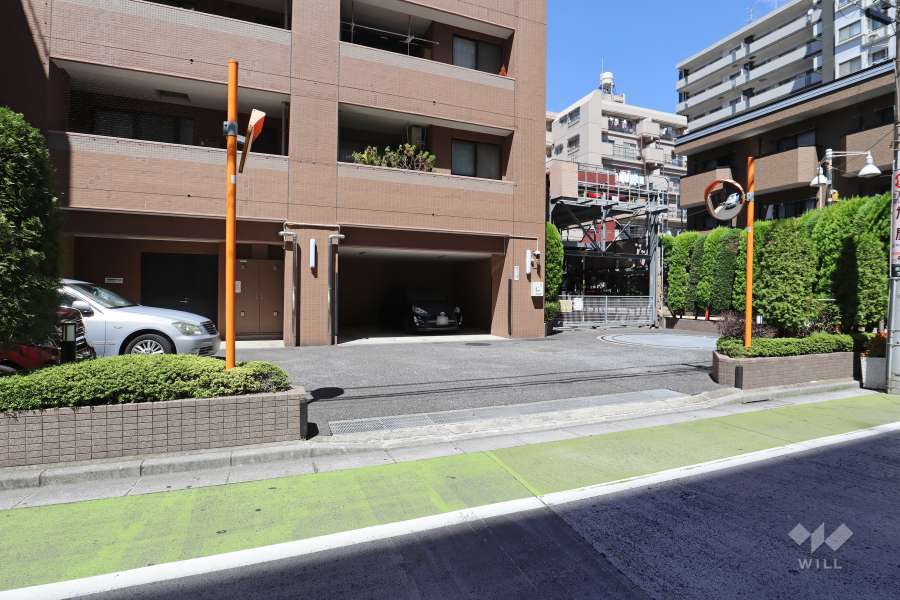 駐車場の出入り口