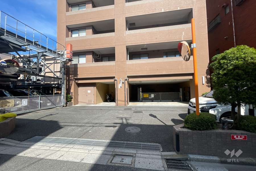 駐車場の出入り口