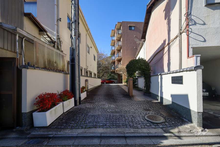 駐車場の出入り口