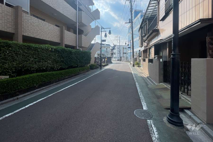 敷地北東側の前面道路　