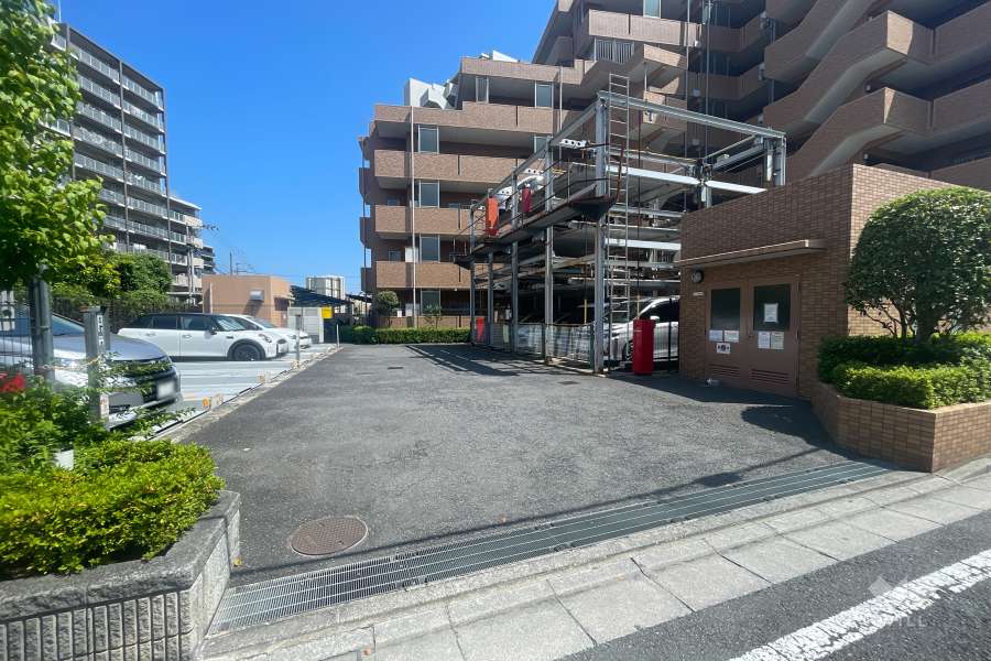 駐車場の出入り口
