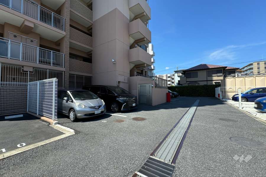 敷地内駐車場（屋外平面式）