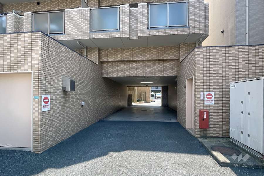 駐車場の出入り口