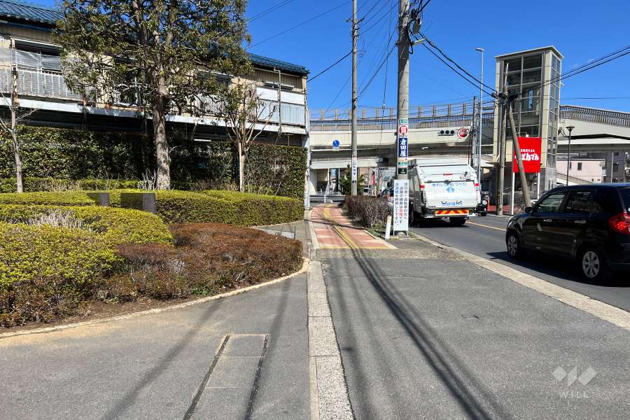 敷地南東側の前面道路　