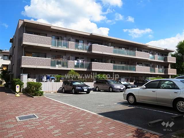 ロイヤルアーク箕面1番館の外観（南西側から）