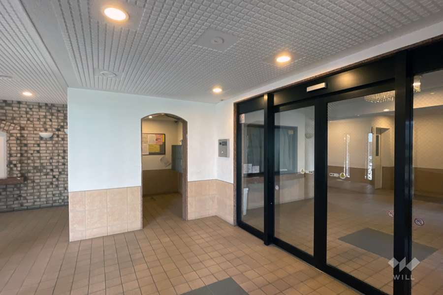 エントランスはオートロック付きです。